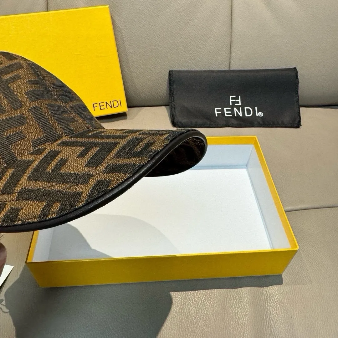 【2026】【FENDI  フェンディ】【数量限定】 野球帽 / ハット   241125