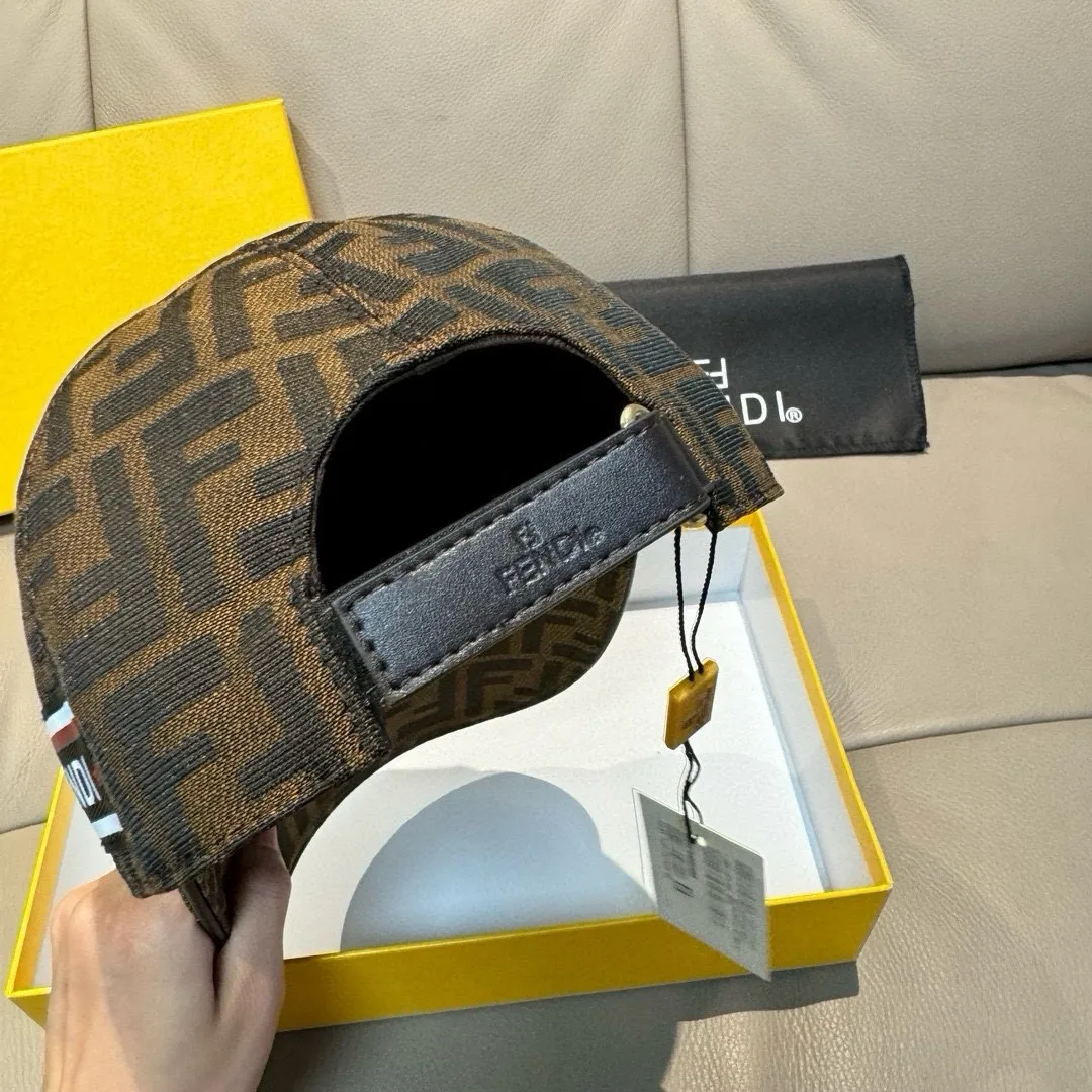 【2026】【FENDI  フェンディ】【数量限定】 野球帽 / ハット   241125