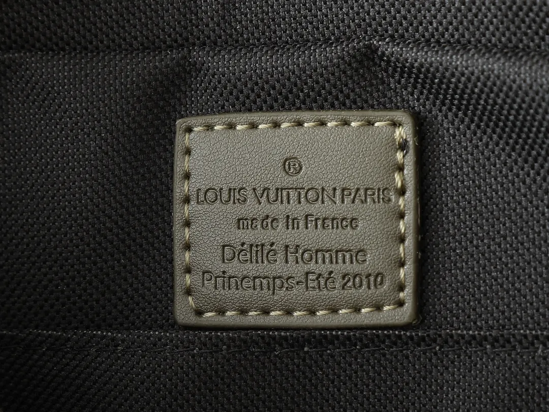 【2026】 LV【LOUIS VUITTON 公式旗艦店】ルイヴィトン  斜めがけバッグ当日出荷 好評に付き再入荷！25*18.5*7CM  241125