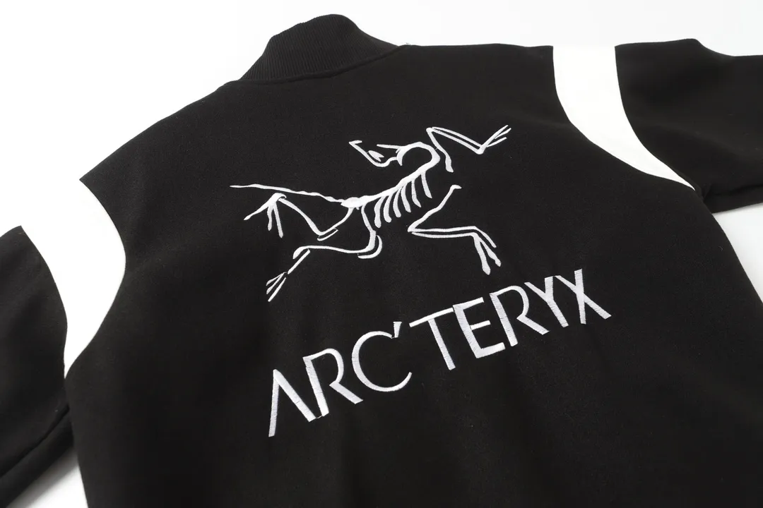 【2026】【ARCTERYX  公式旗艦店】アークテリクス  ジャケット着  スウェット ご好評に付き再入荷！241123