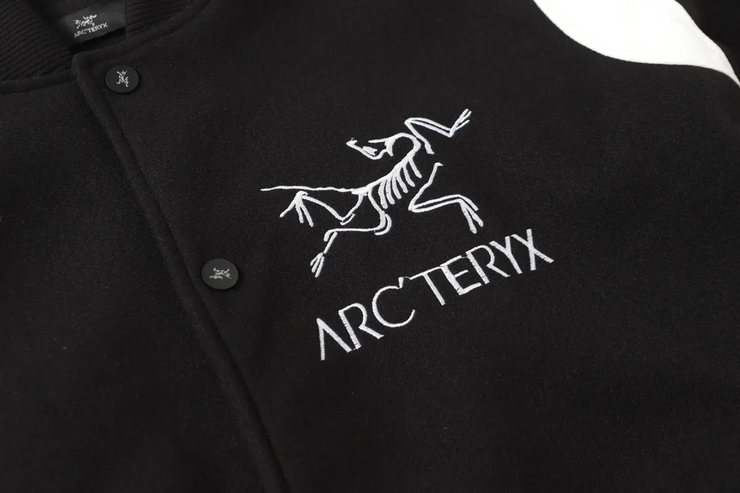 【2026】【ARCTERYX  公式旗艦店】アークテリクス  ジャケット着  スウェット ご好評に付き再入荷！241123