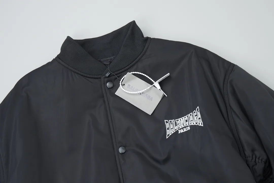 【2026】【BALENCIAGA  公式旗艦店】バレンシアガ    ジャケット着 好評に付き再入荷！241119