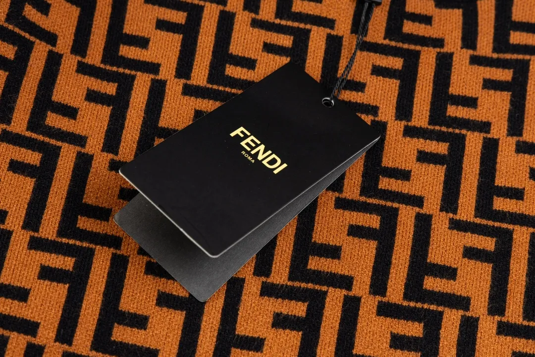 【2026】【FENDI 公式旗艦店】フェンディ   セーター好評に付き再入荷！ 241116