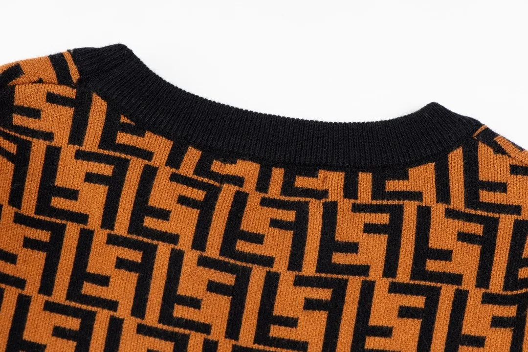 【2026】【FENDI 公式旗艦店】フェンディ   セーター好評に付き再入荷！ 241116