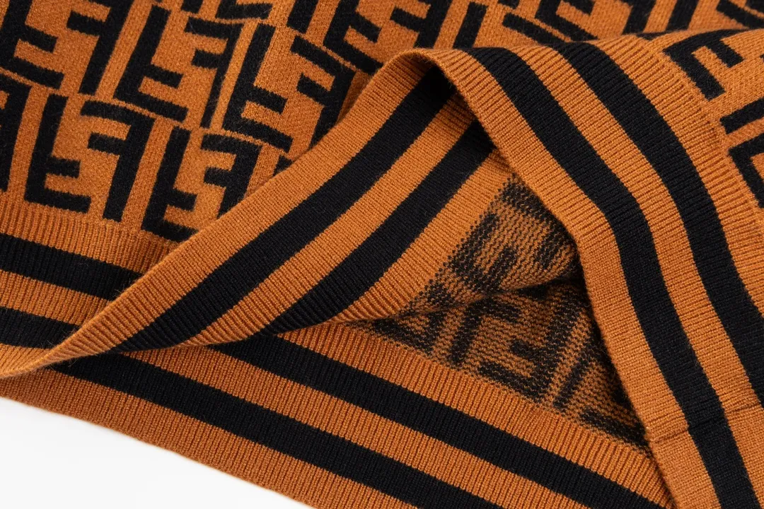 【2026】【FENDI 公式旗艦店】フェンディ   セーター好評に付き再入荷！ 241116