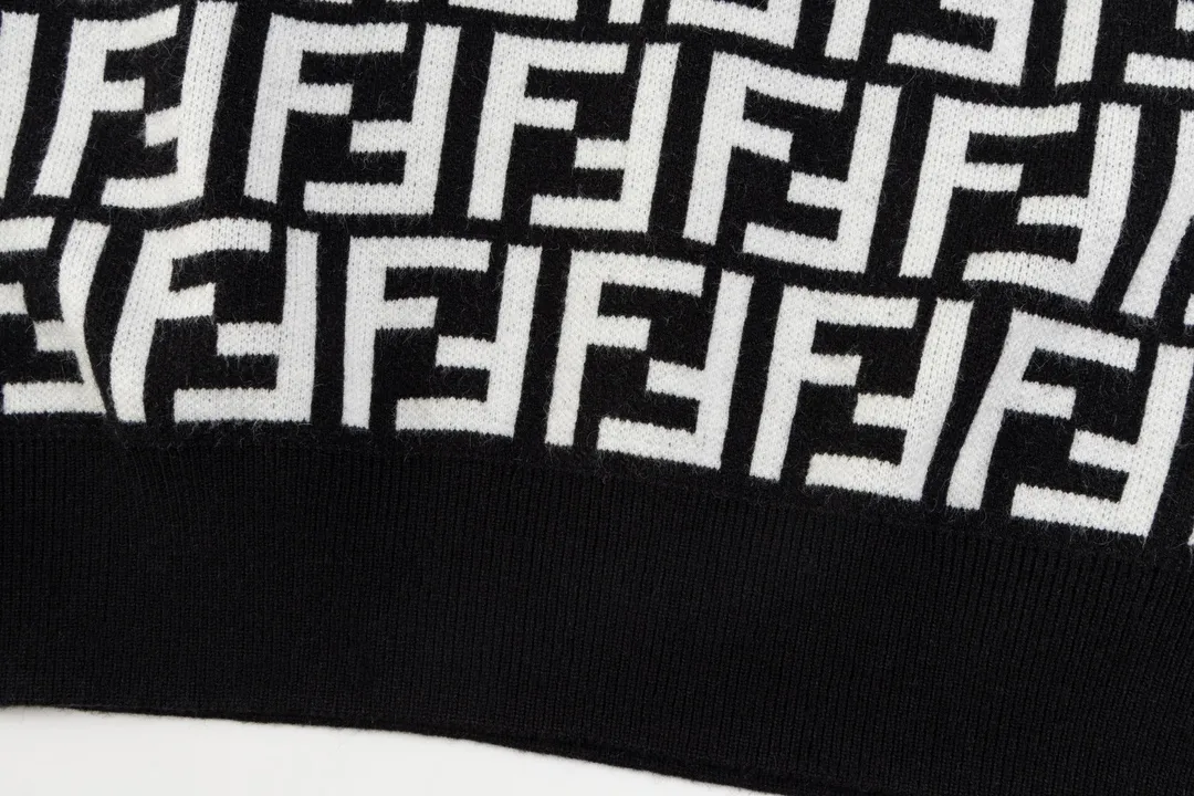 【2026】【FENDI 公式旗艦店】フェンディ   セーター好評に付き再入荷！ 241116