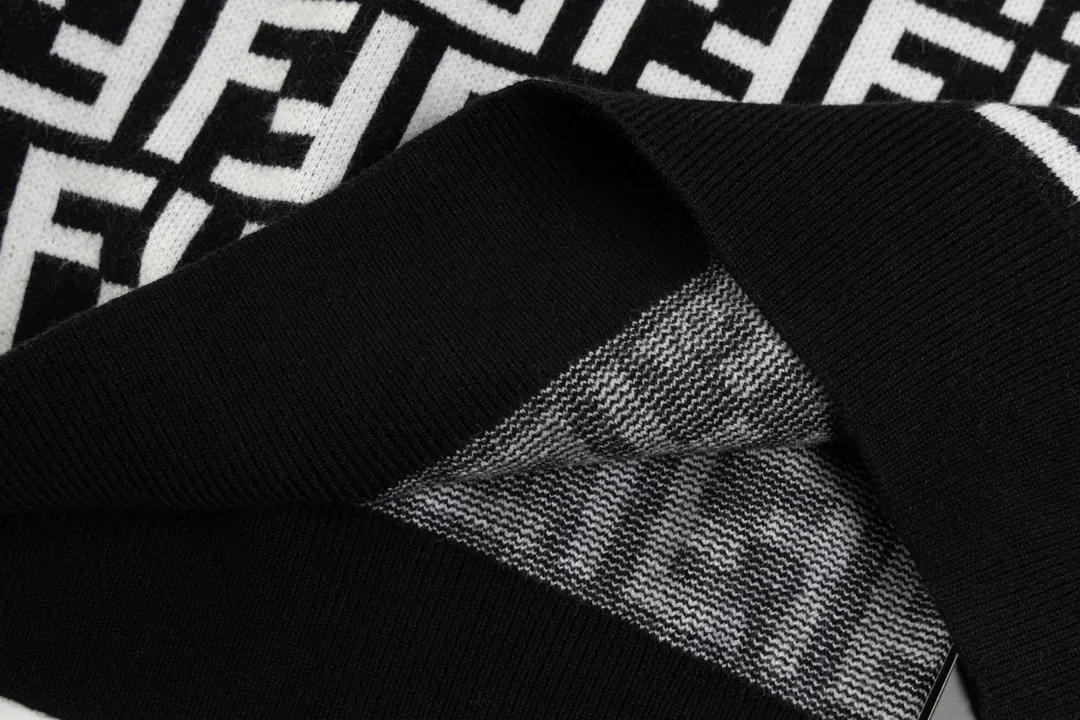 【2026】【FENDI 公式旗艦店】フェンディ   セーター好評に付き再入荷！ 241116