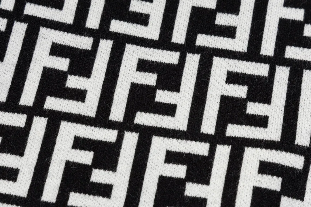 【2026】【FENDI 公式旗艦店】フェンディ   セーター好評に付き再入荷！ 241116
