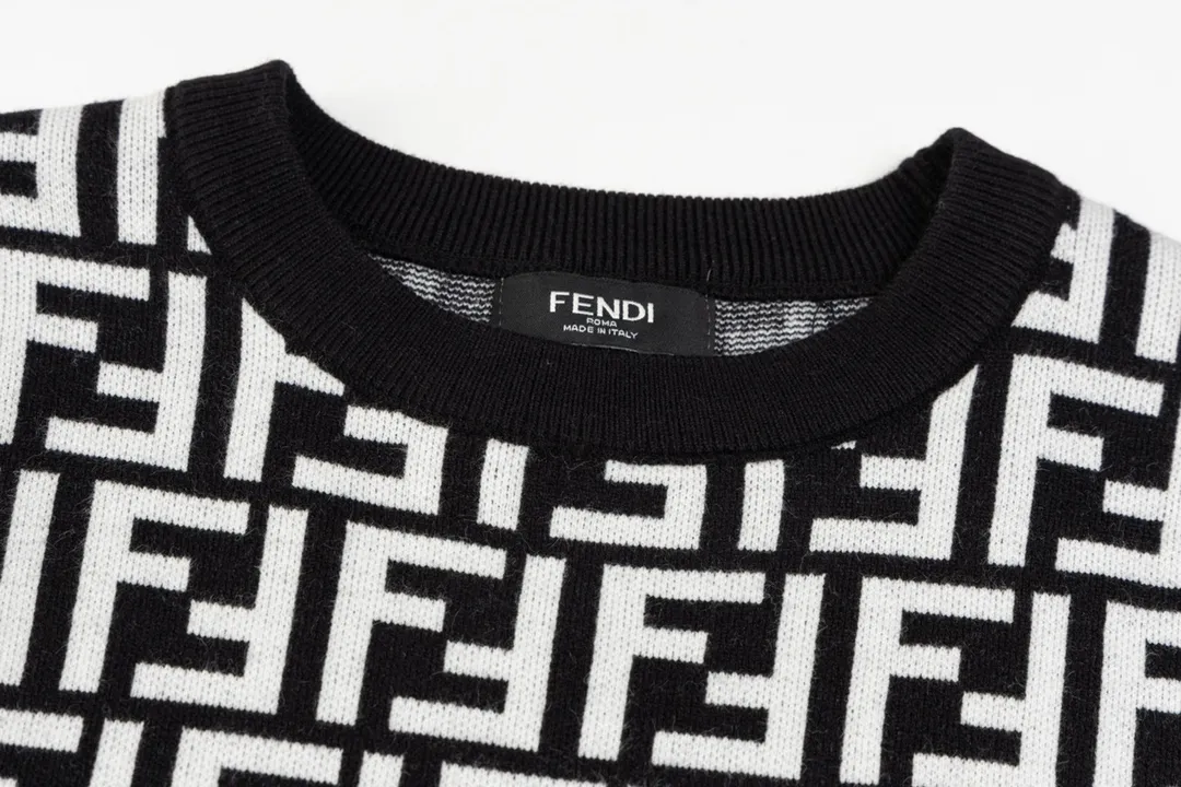【2026】【FENDI 公式旗艦店】フェンディ   セーター好評に付き再入荷！ 241116