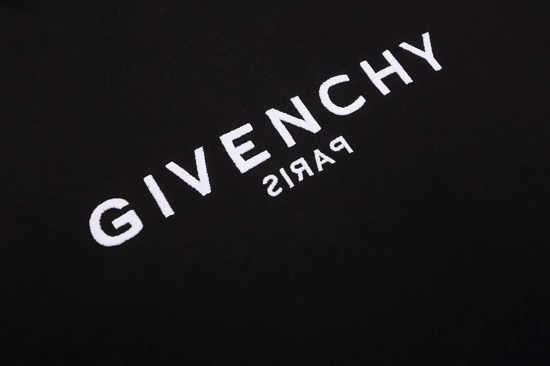 【2026】【GIVENCHY 公式旗艦店】ジバンシー   パーカー  スウェットご好評に付き再入荷   241114
