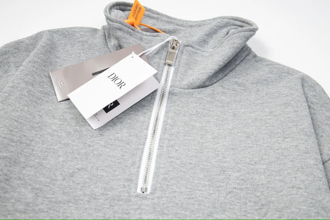【2026】【DIOR  公式旗艦店】ディオール  丸首の衛衣 ご好評に付き再入荷   241114