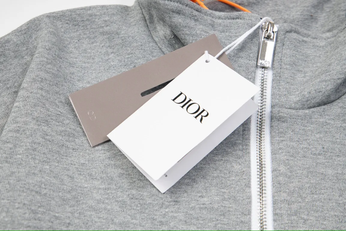 【2026】【DIOR  公式旗艦店】ディオール  丸首の衛衣 ご好評に付き再入荷   241114