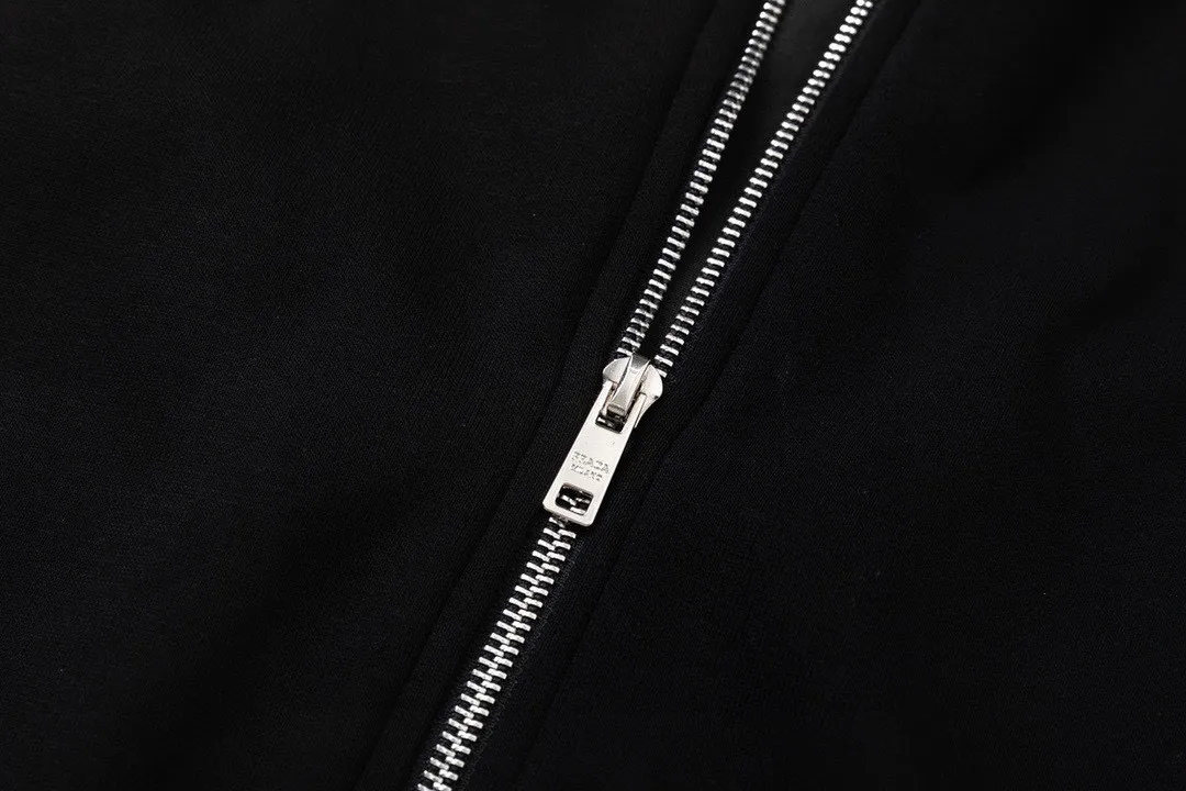 【2026】【PRADA 公式旗艦店】プラダ  パーカー スウェットご好評に付き再入荷    241113