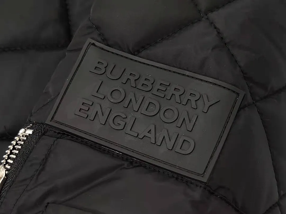 【2026】【BURBERRY  公式旗艦店】バーバリー   ジャケット着 好評に付き再入荷！241112