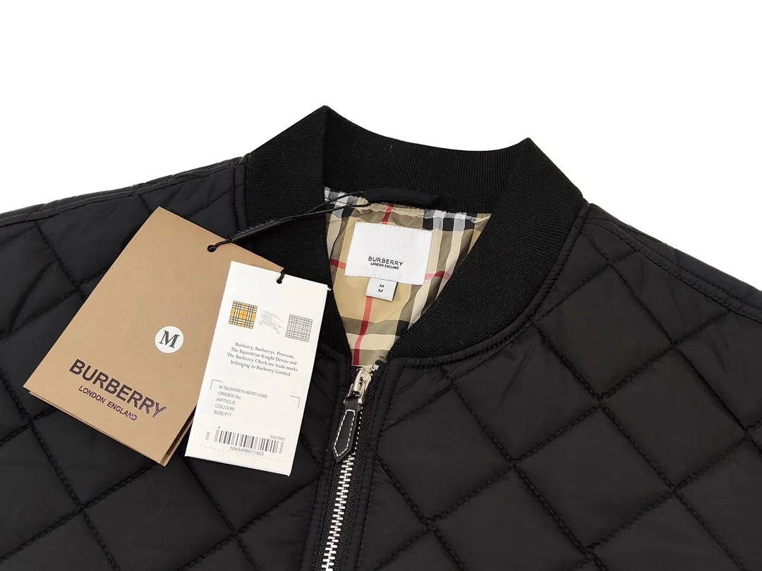 【2026】【BURBERRY  公式旗艦店】バーバリー   ジャケット着 好評に付き再入荷！241112