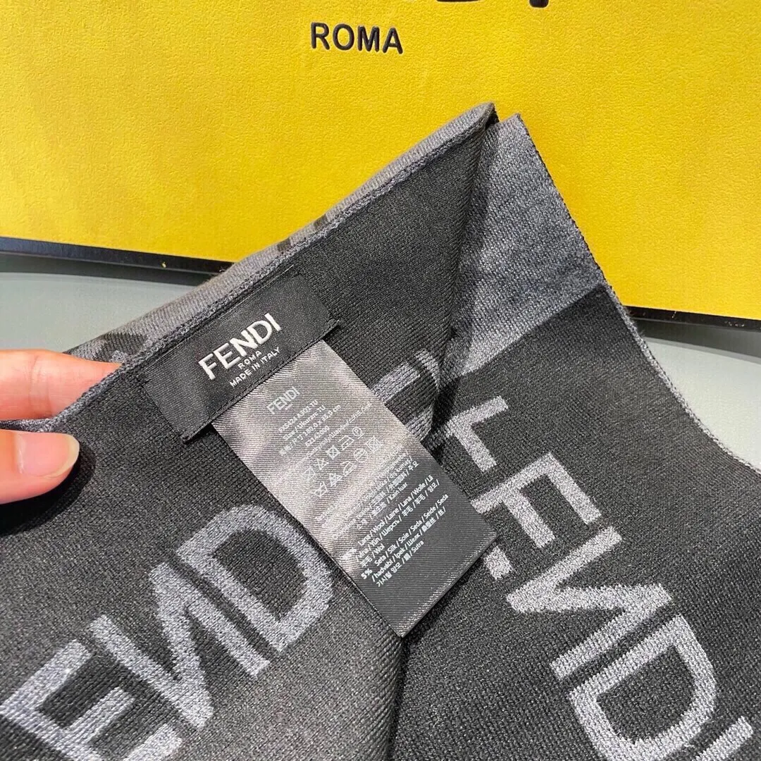【2026】【FENDI  フェンディ】スカーフ180*32CM   241109