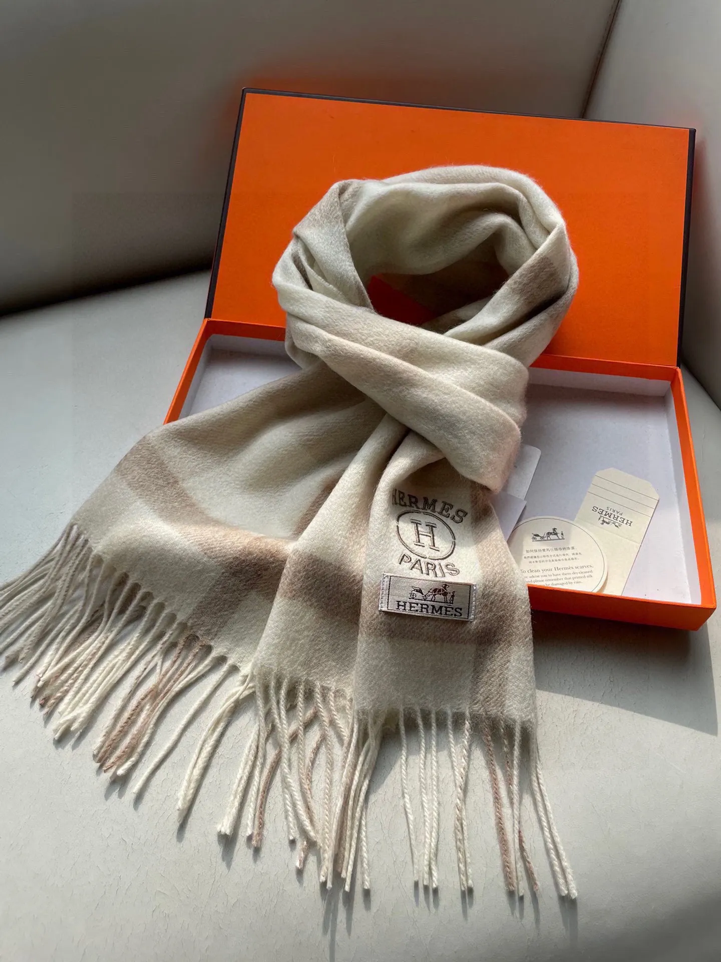 【2026】【HERMES エルメス 】スカーフ   30*180CM  241109