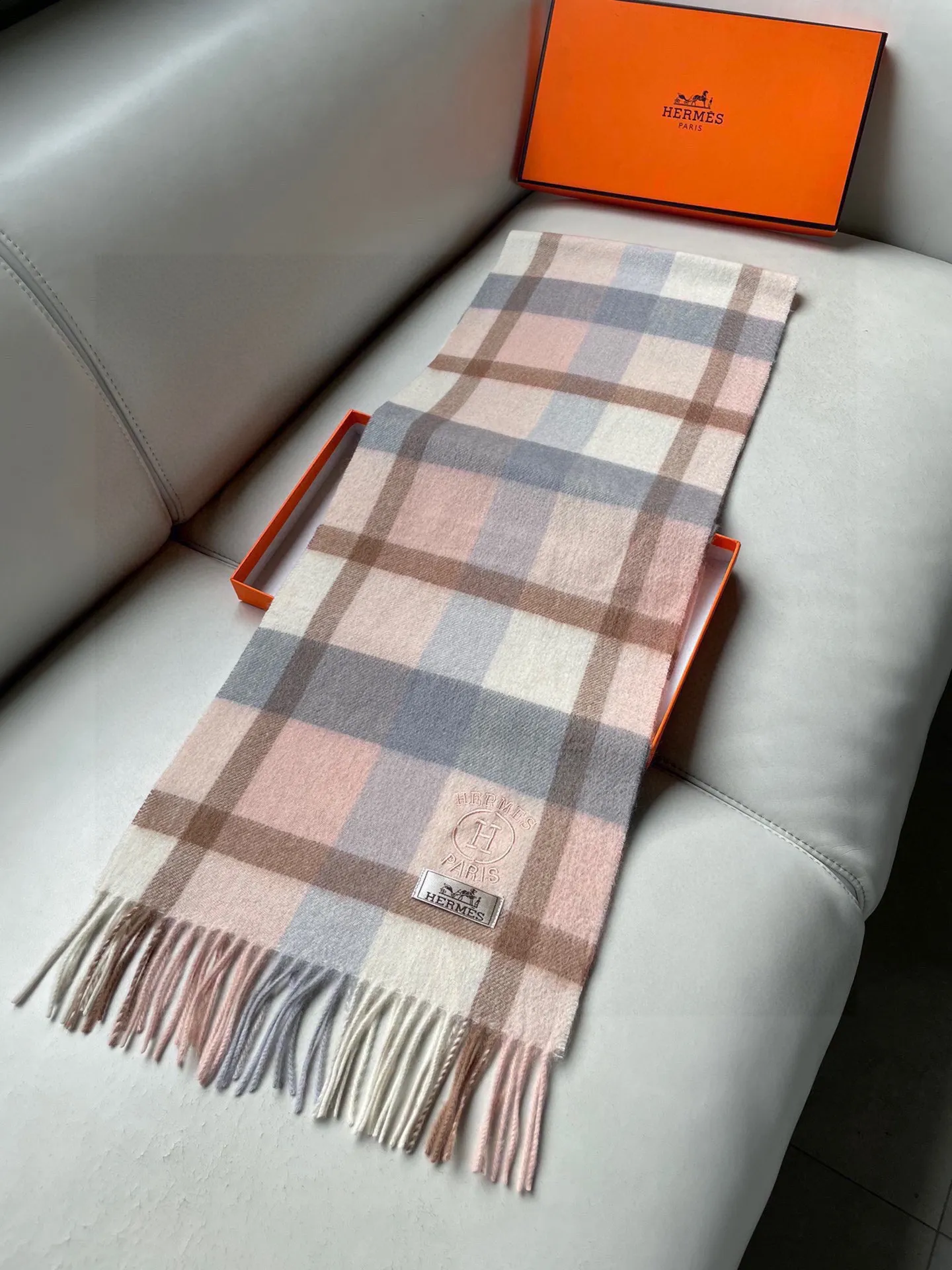 【2026】【HERMES エルメス 】スカーフ   30*180CM  241109