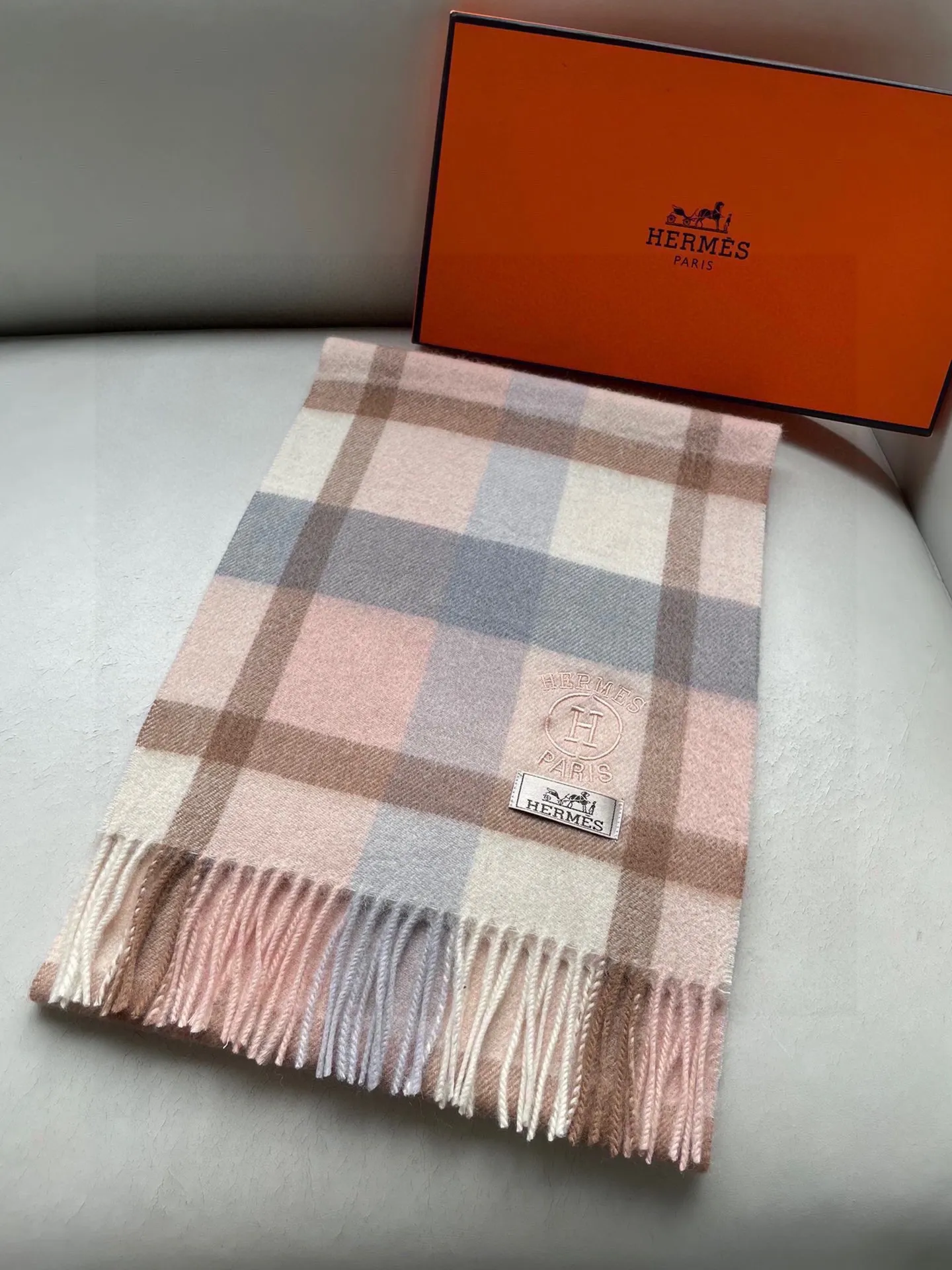 【2026】【HERMES エルメス 】スカーフ   30*180CM  241109