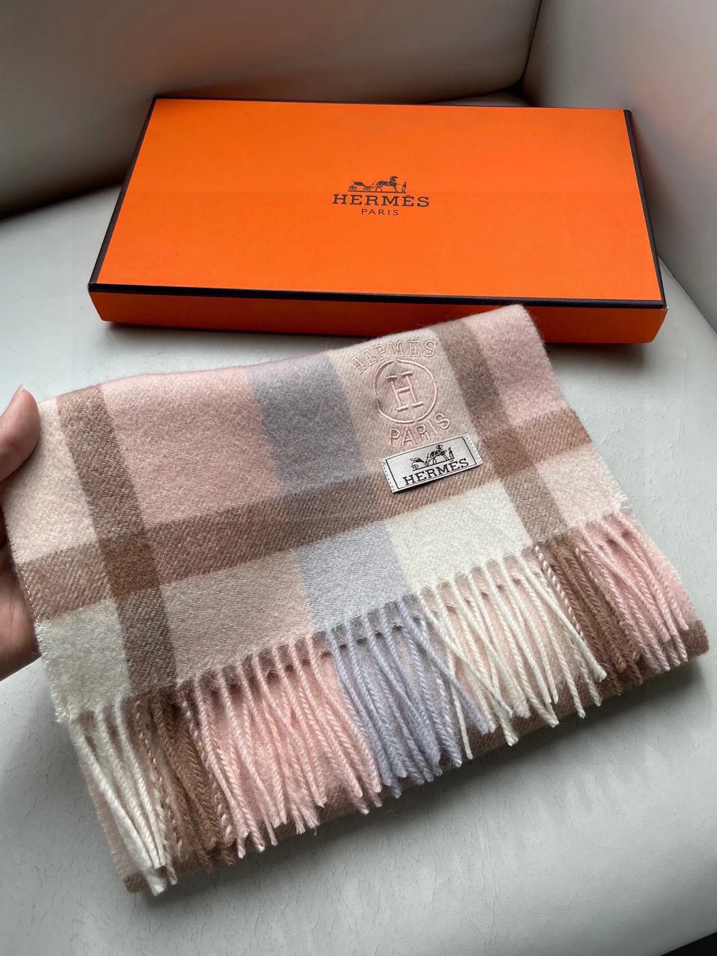 【2026】【HERMES エルメス 】スカーフ   30*180CM  241109