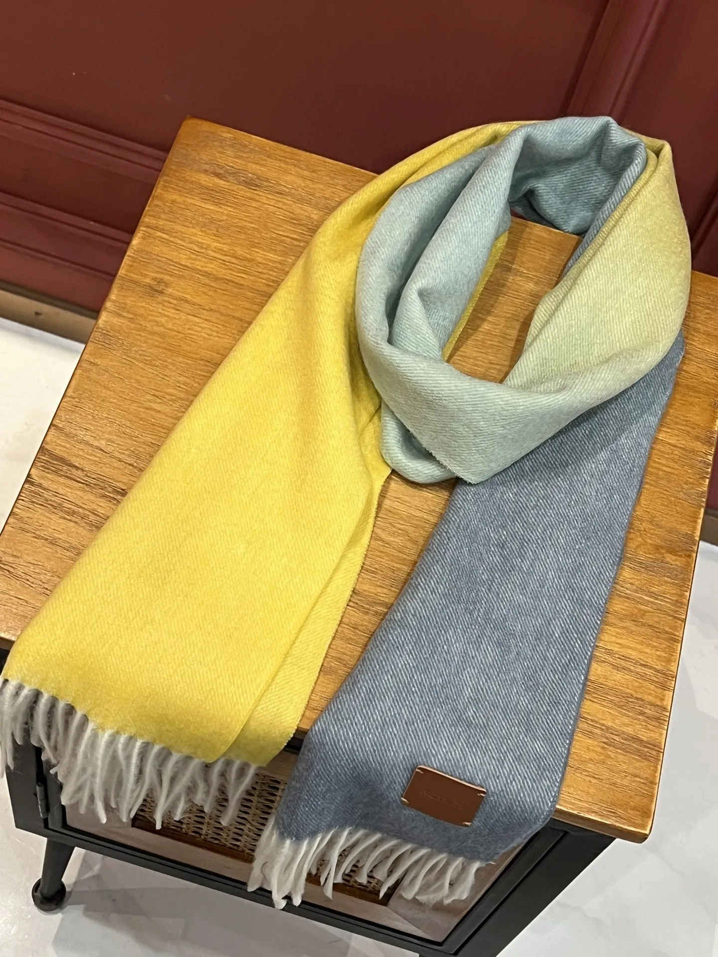 【2026】【HERMES エルメス 】スカーフ   32*190CM  241109