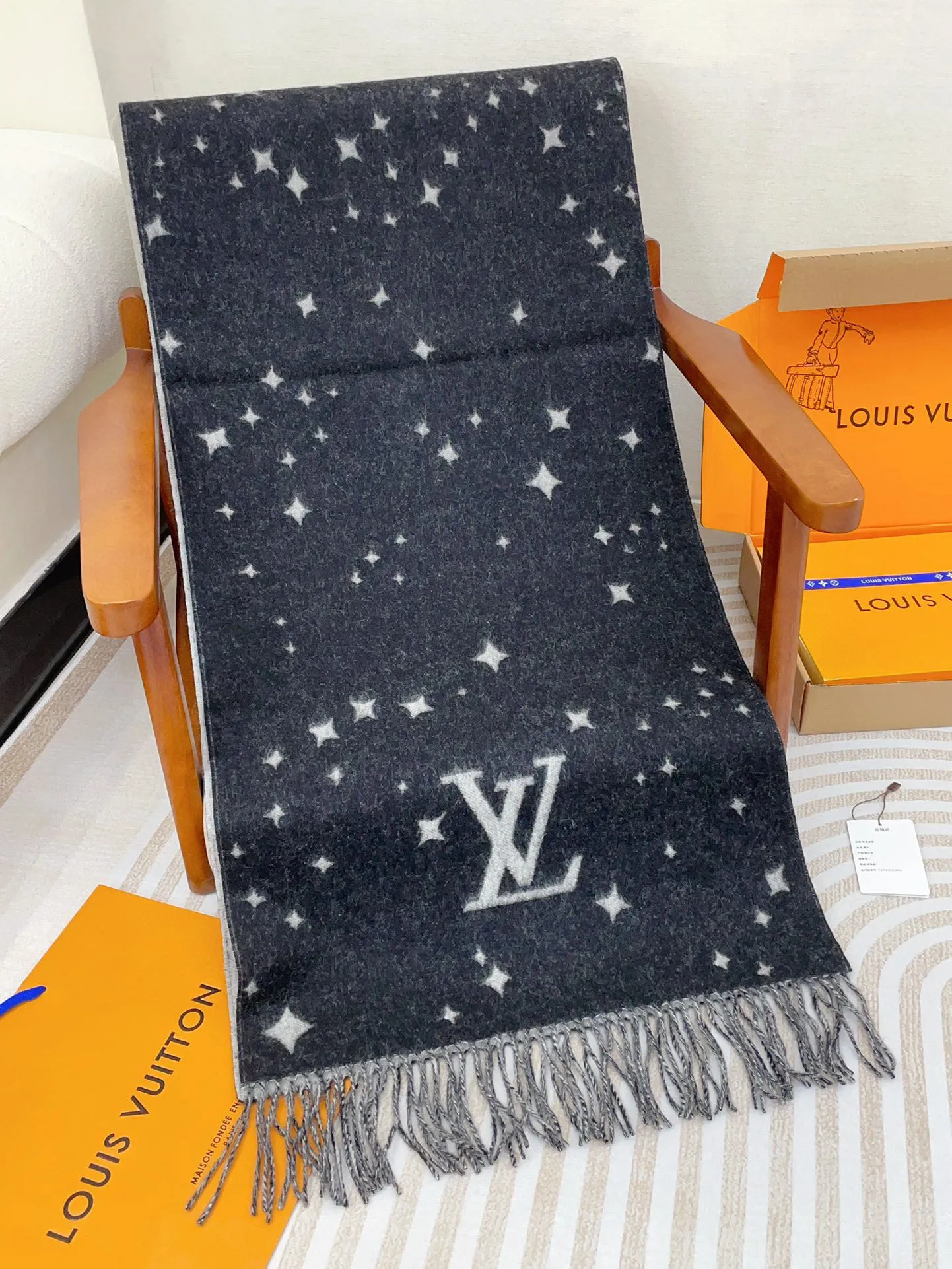 【2026】【LV LOUIS VUITTON ルイ·ヴィトン】 スカーフ 45*210cm  241107