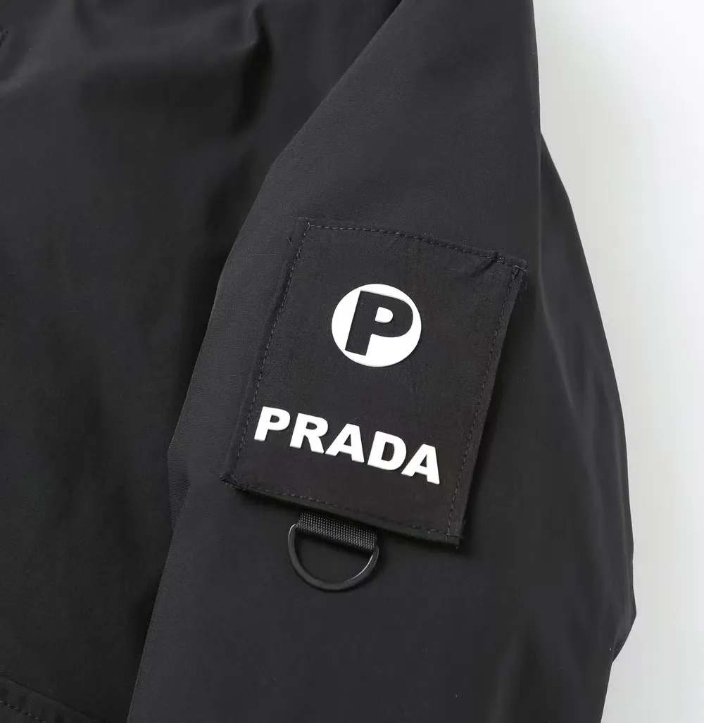 【2026】【PRADA  公式旗艦店】プラダ  ダウンジャケット 好評に付き再入荷！ 241102