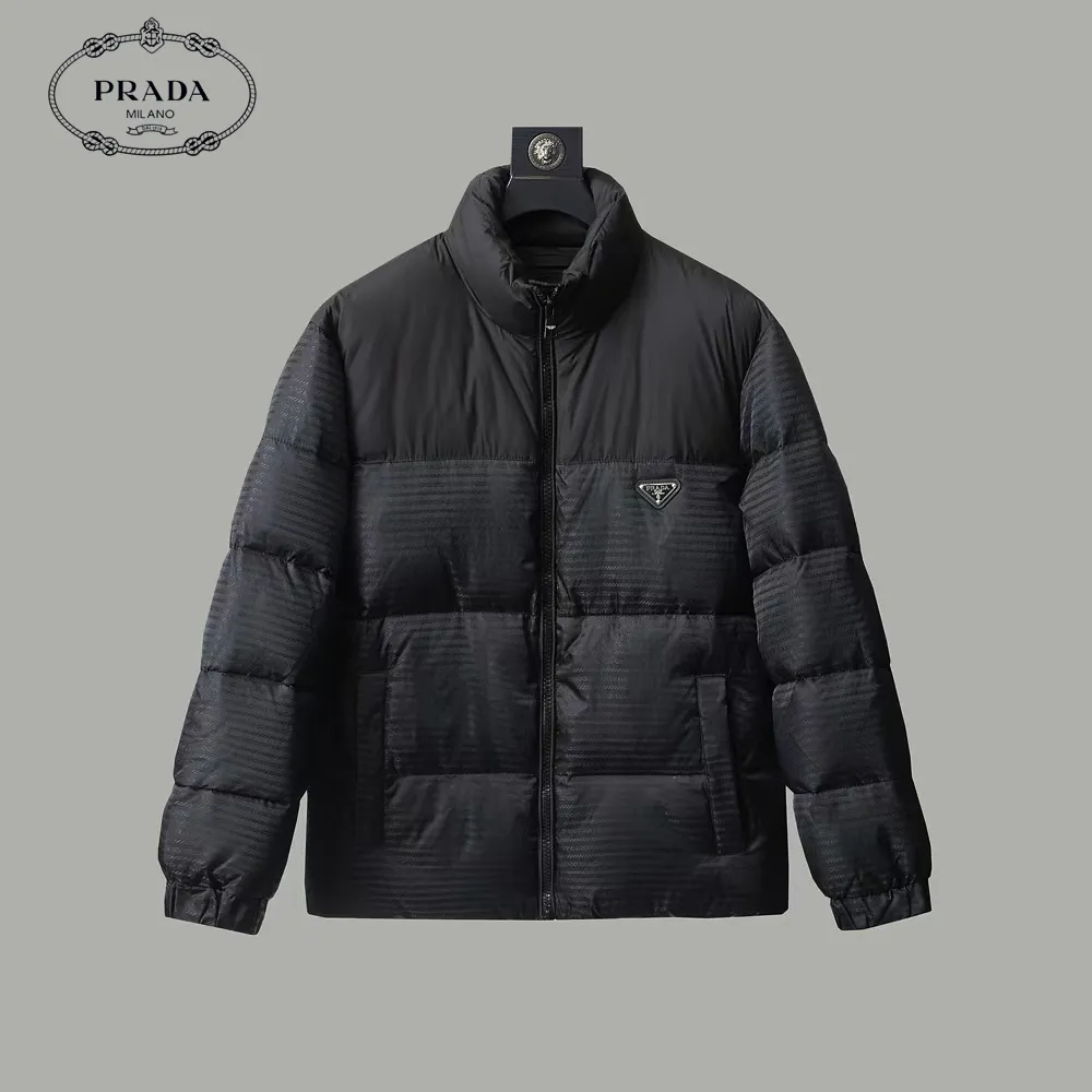 【2026】【PRADA  公式旗艦店】プラダ  ダウンジャケット 好評に付き再入荷！ 241102