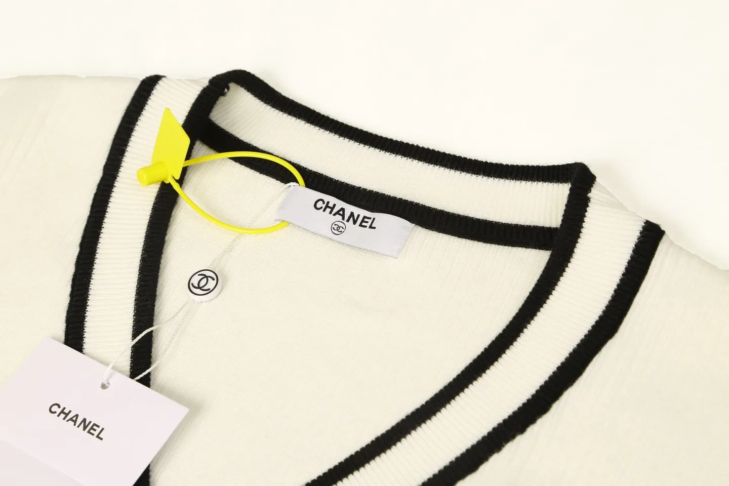 【2026】【CHANEL  公式旗艦店】シャネル  セーター好評に付き再入荷！ 241102