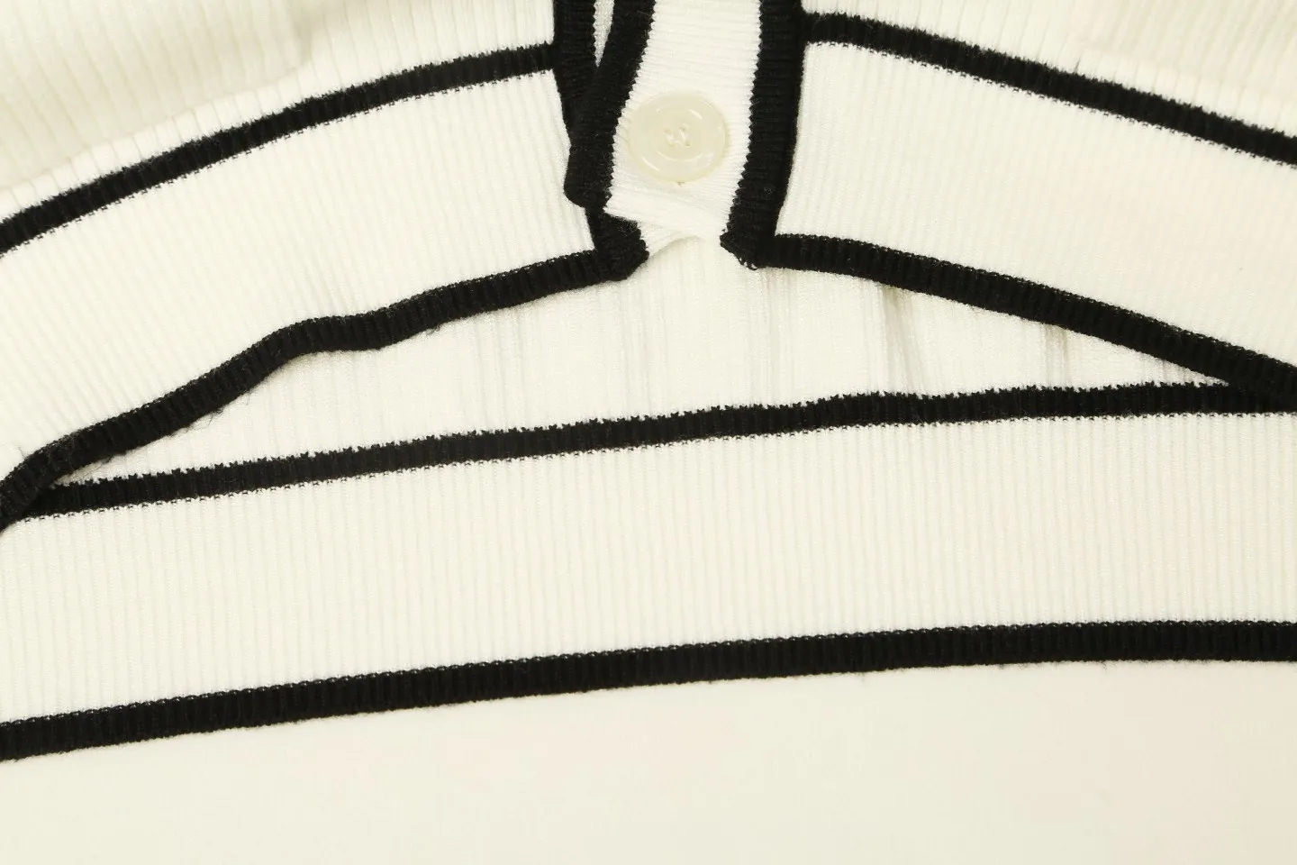 【2026】【CHANEL  公式旗艦店】シャネル  セーター好評に付き再入荷！ 241102