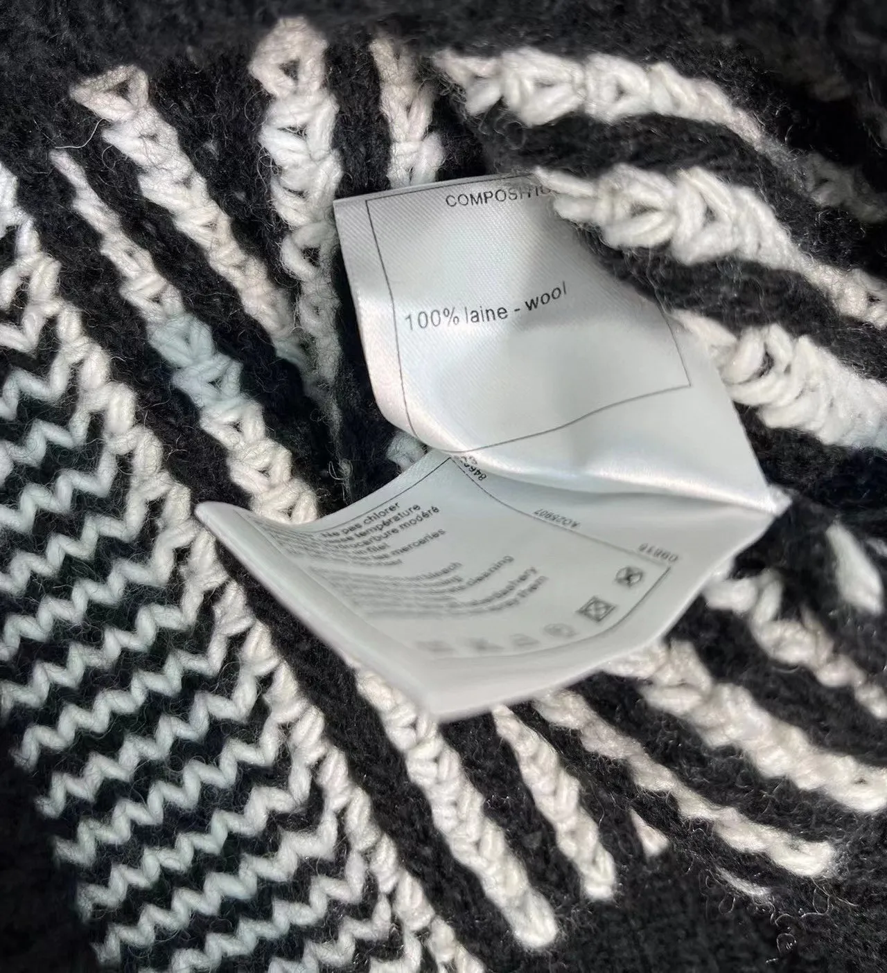 【2026】【CHANEL  公式旗艦店】シャネル  セーター好評に付き再入荷！ 241102