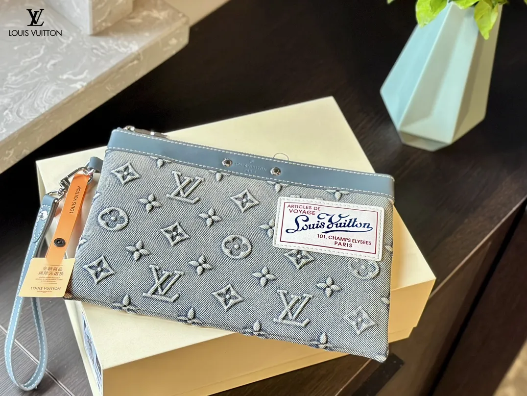 【2026】LV【LOUIS VUITTON  公式 旗艦店】 ルイヴィトン   クラッチバッグ 当日出荷 好評に付き再入荷！27*18CM  241101