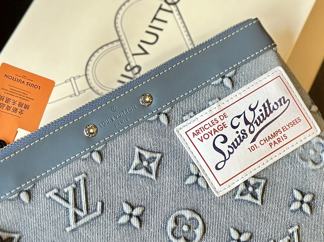 【2026】LV【LOUIS VUITTON  公式 旗艦店】 ルイヴィトン   クラッチバッグ 当日出荷 好評に付き再入荷！27*18CM  241101