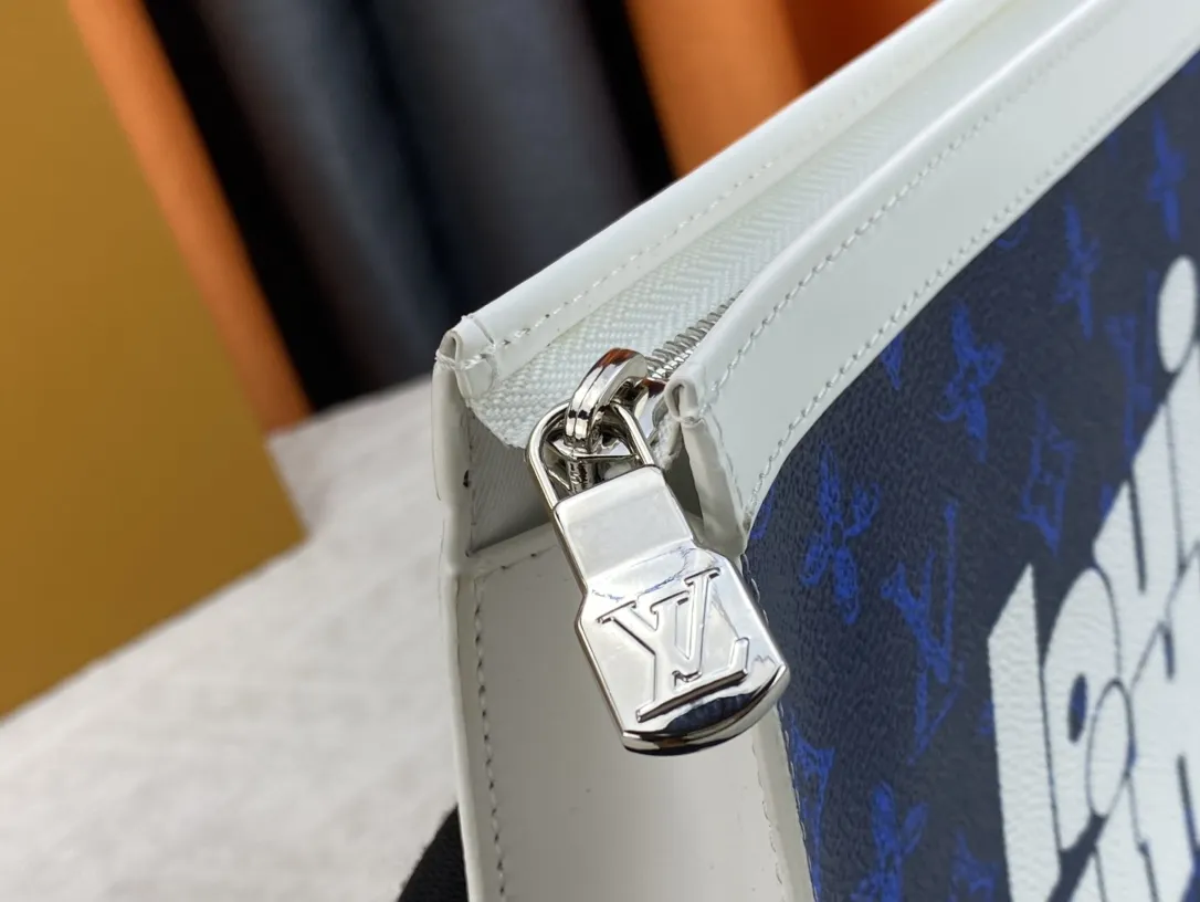 【2026】LV【LOUIS VUITTON  公式 旗艦店】 ルイヴィトン   クラッチバッグ 当日出荷 好評に付き再入荷！24*21*6CM  241101