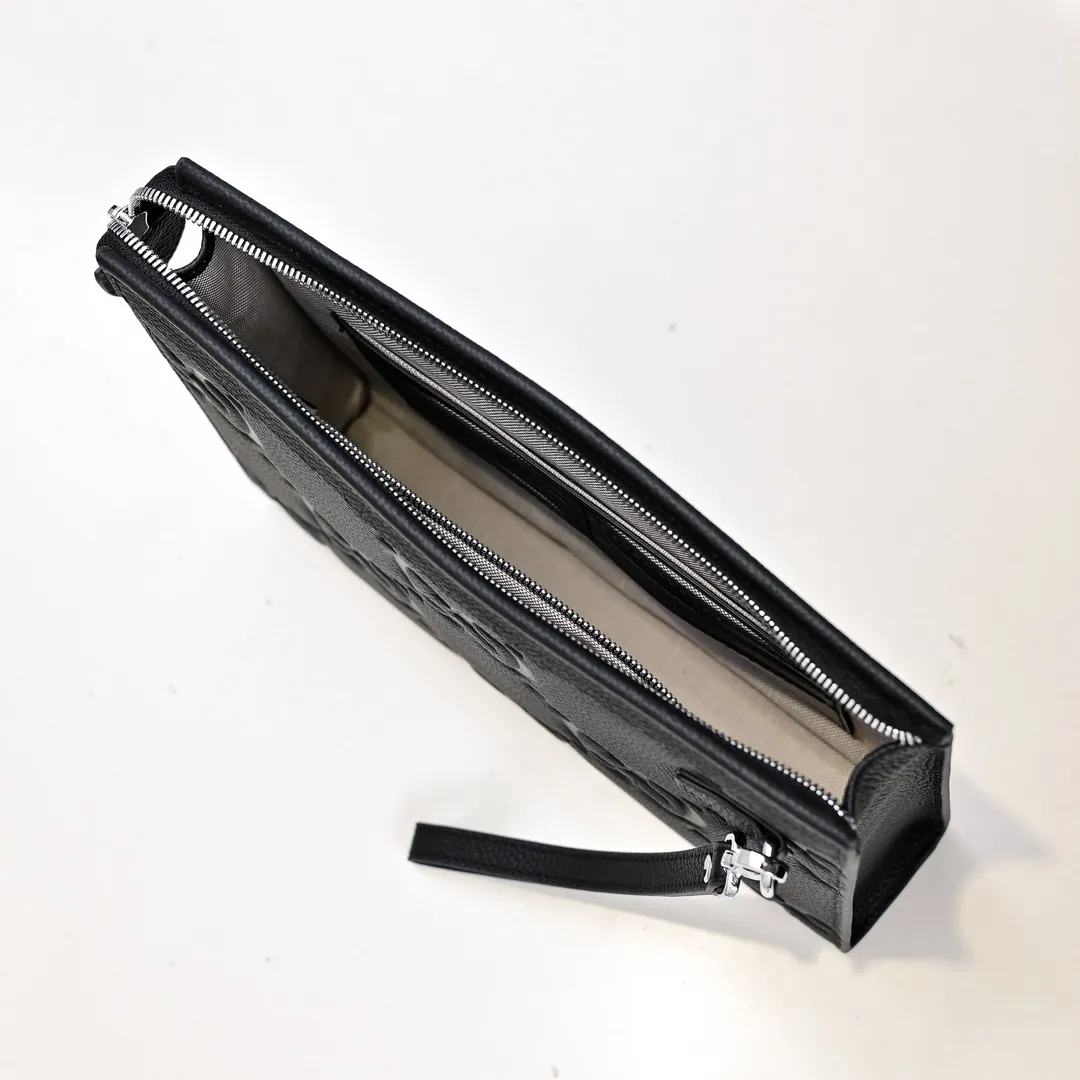 【2026】【GUCCI  公式 旗艦店】 グッチ   クラッチバッグ 当日出荷 好評に付き再入荷！27*20*5CM  241101