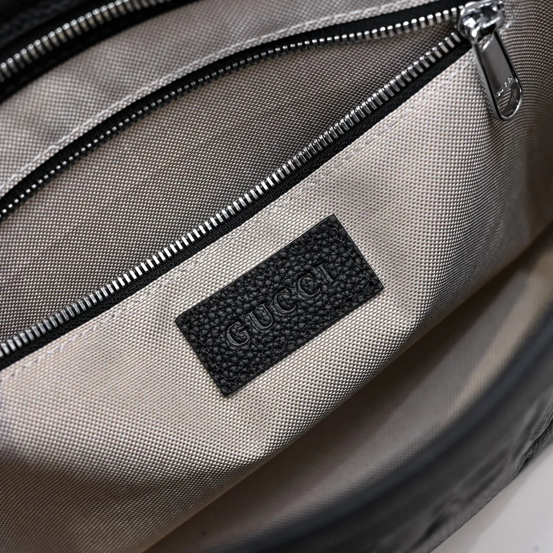 【2026】【GUCCI  公式 旗艦店】 グッチ   クラッチバッグ 当日出荷 好評に付き再入荷！27*20*5CM  241101