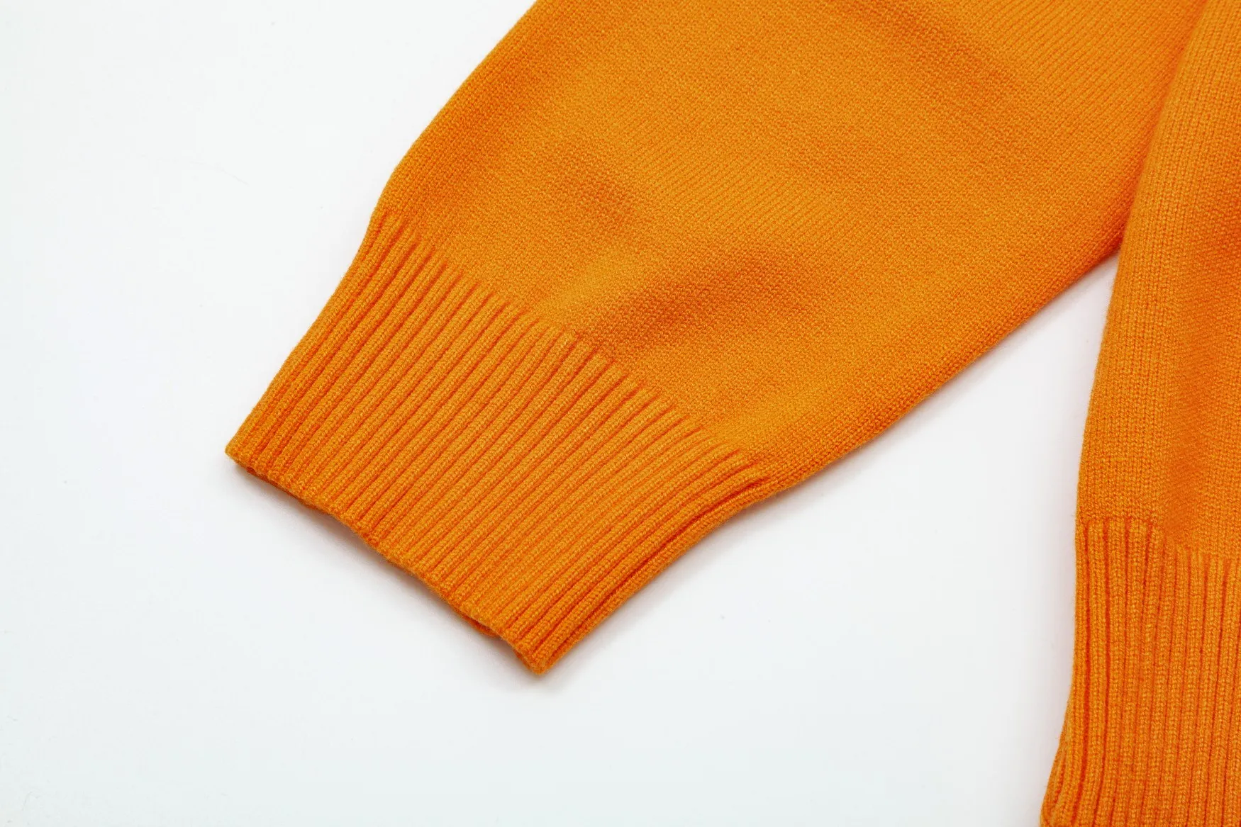【2026】【Hermès  公式旗艦店】エルメス  セーター好評に付き再入荷！ 241030