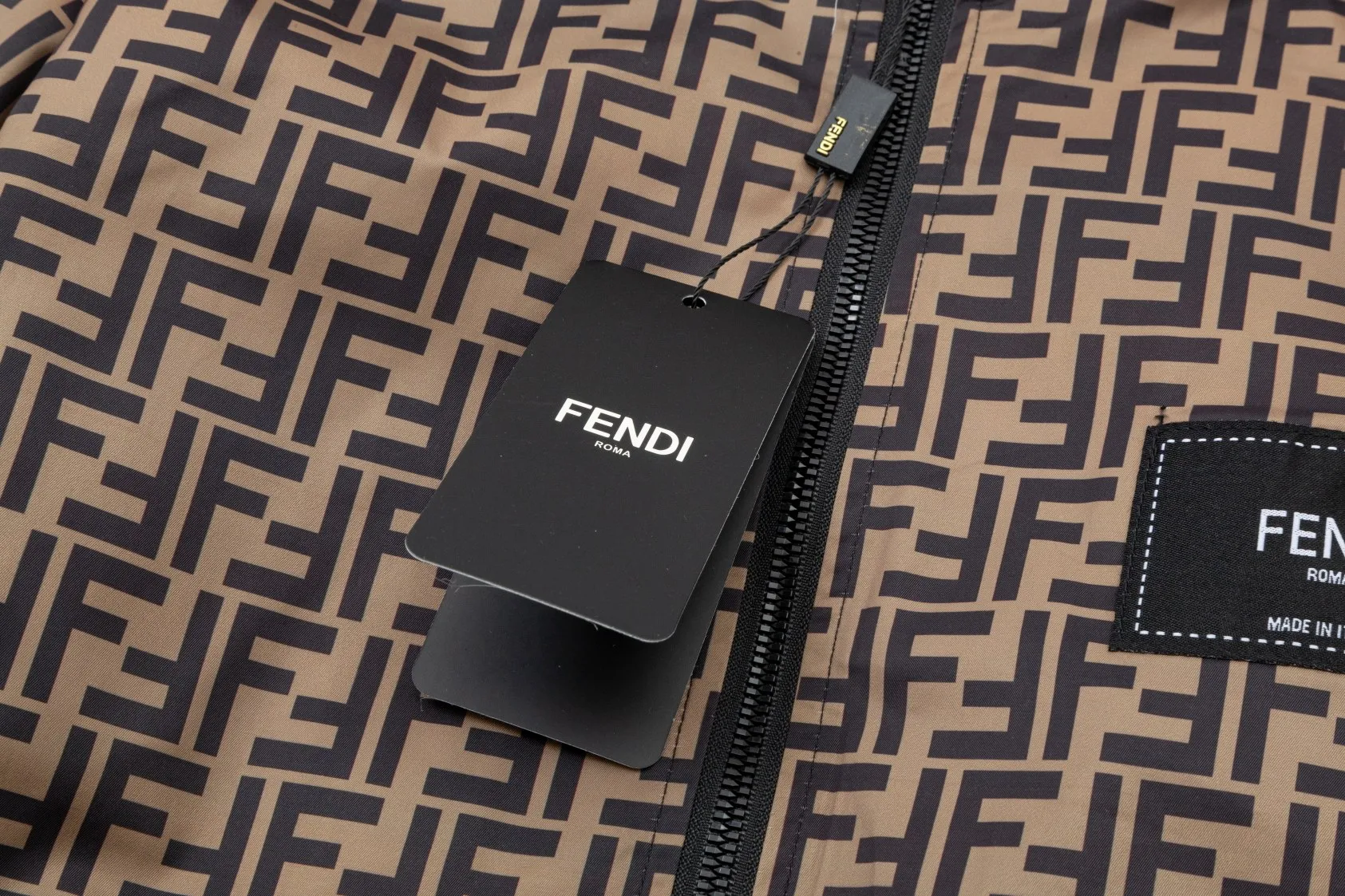 【2026】【FENDI 公式旗艦店】フェンディ ジャケット好評に付き再入荷！241029