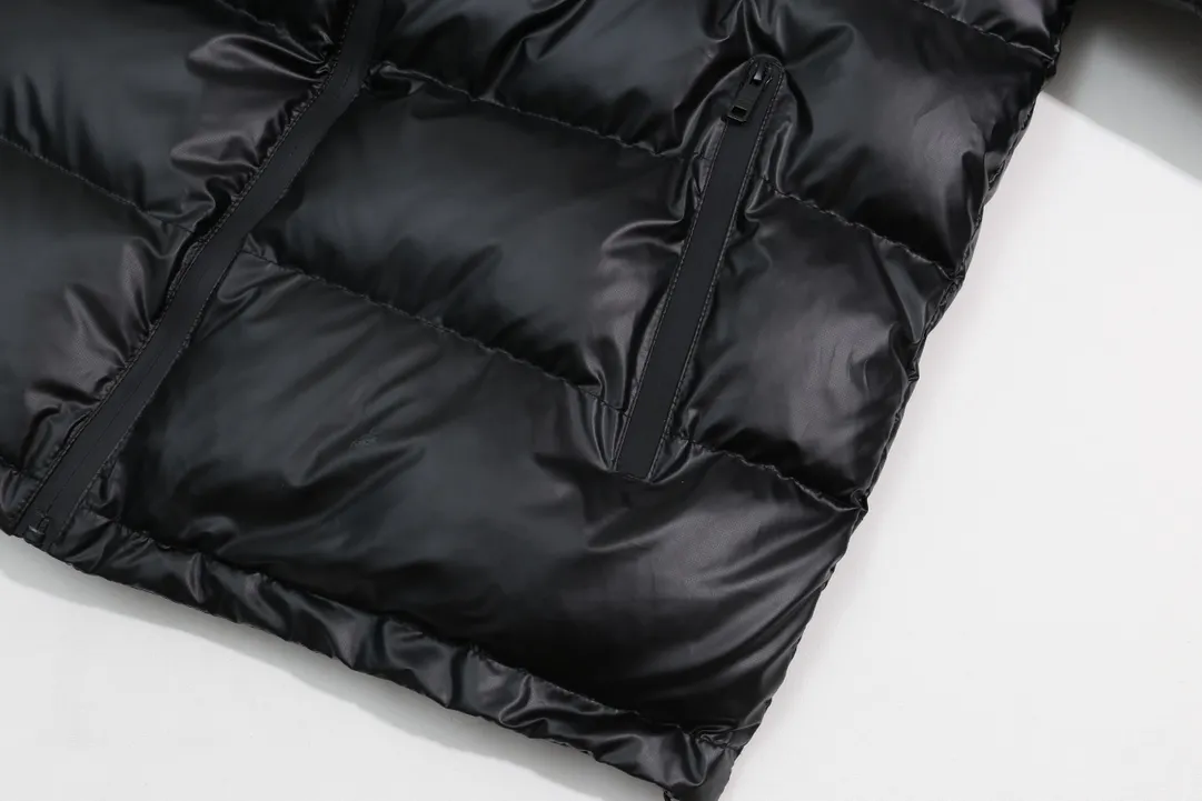 【2026】【PRADA  公式旗艦店】プラダ  ダウンジャケット好評に付き再入荷！ 241026