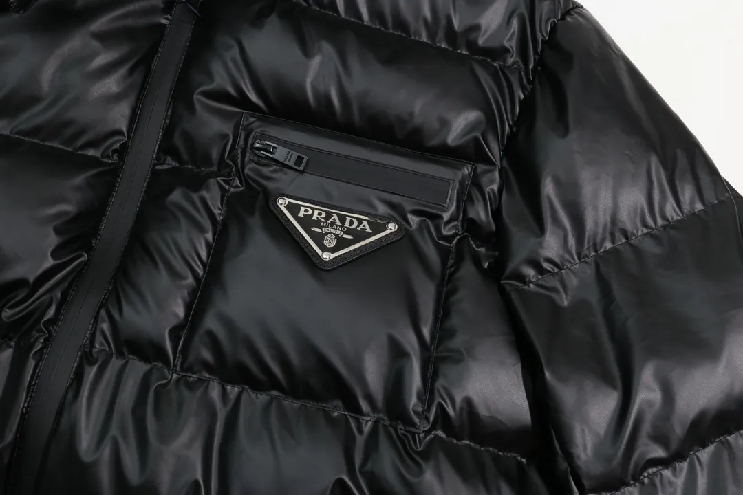 【2026】【PRADA  公式旗艦店】プラダ  ダウンジャケット好評に付き再入荷！ 241026