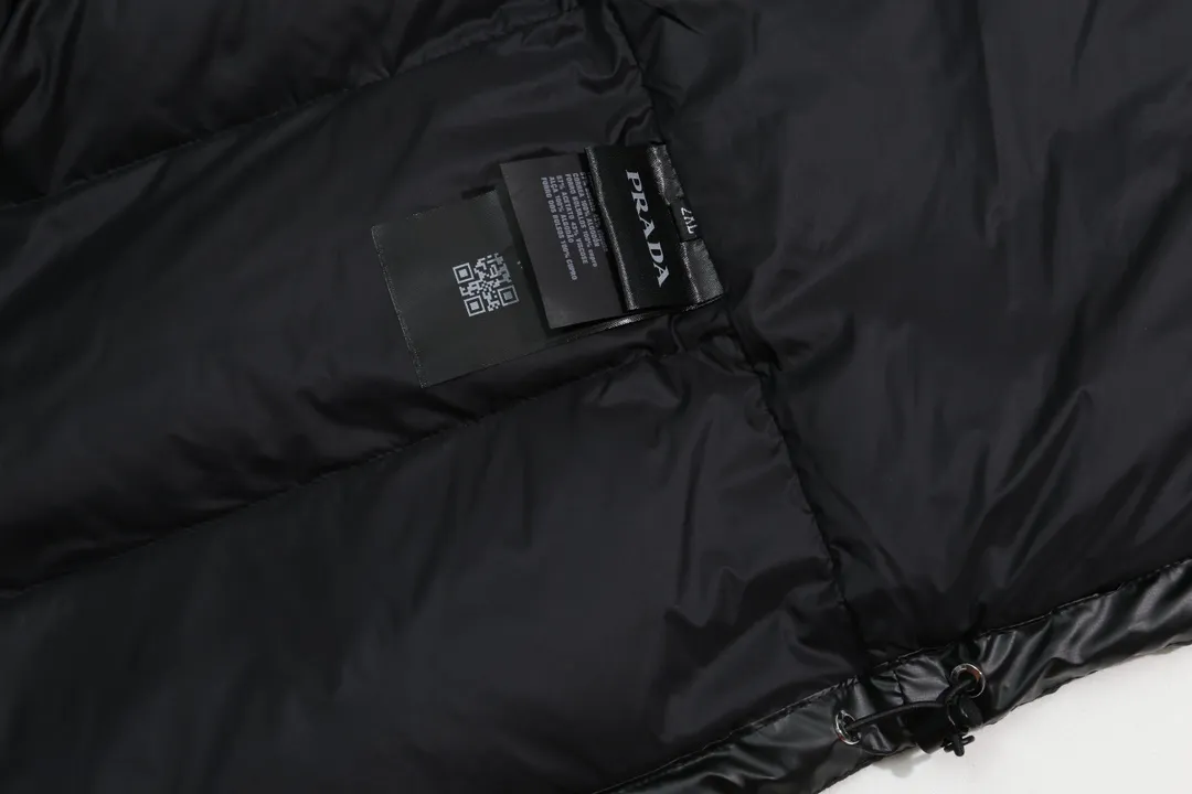 【2026】【PRADA  公式旗艦店】プラダ  ダウンジャケット好評に付き再入荷！ 241026