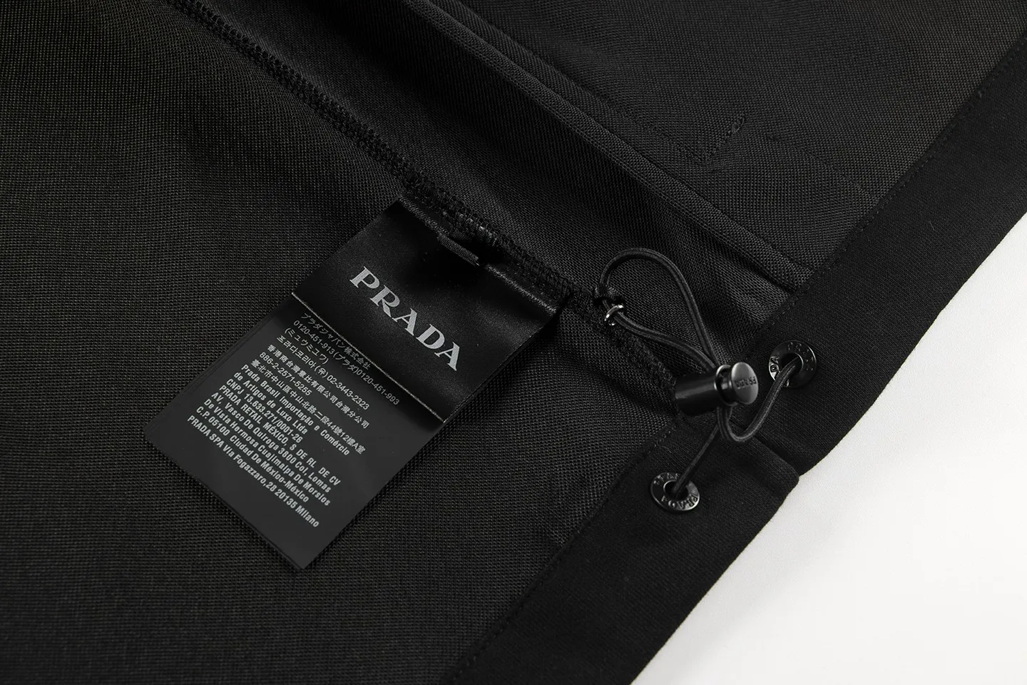 【2026】【PRADA  公式旗艦店】 プラダ  ジャケット着 ご好評に付き再入荷！241024