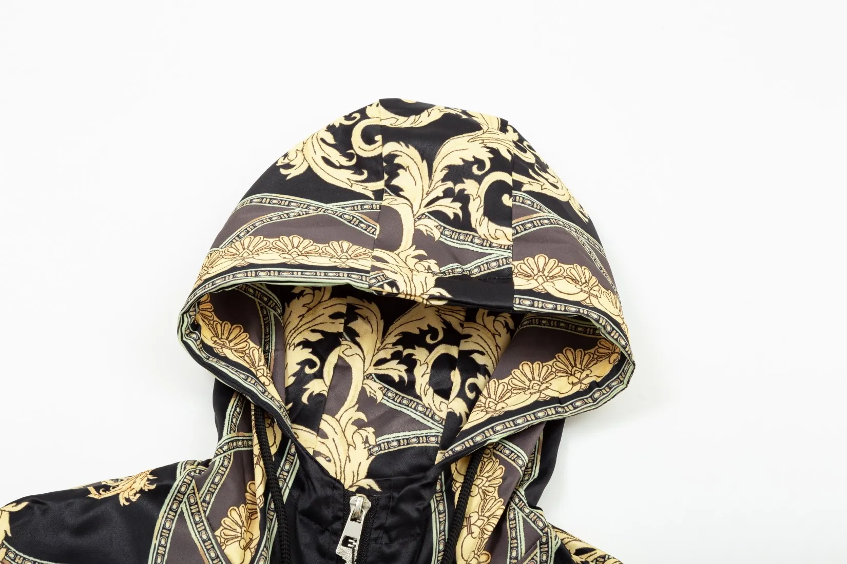 【2026】【VERSACE   公式旗艦店】ヴェルサーチ   ジャケット着 ご好評に付き再入荷！241022