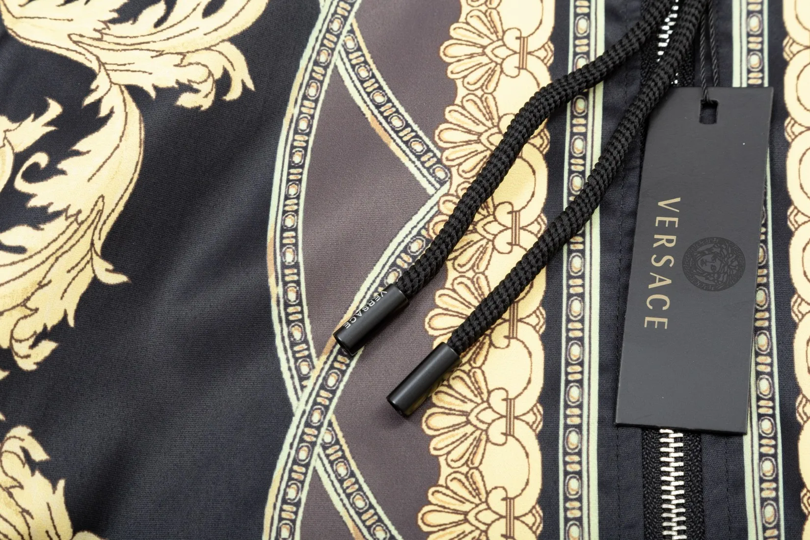 【2026】【VERSACE   公式旗艦店】ヴェルサーチ   ジャケット着 ご好評に付き再入荷！241022