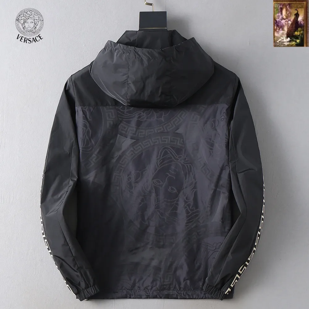 【2026】【VERSACE   公式旗艦店】ヴェルサーチ   ジャケット着 ご好評に付き再入荷！241022