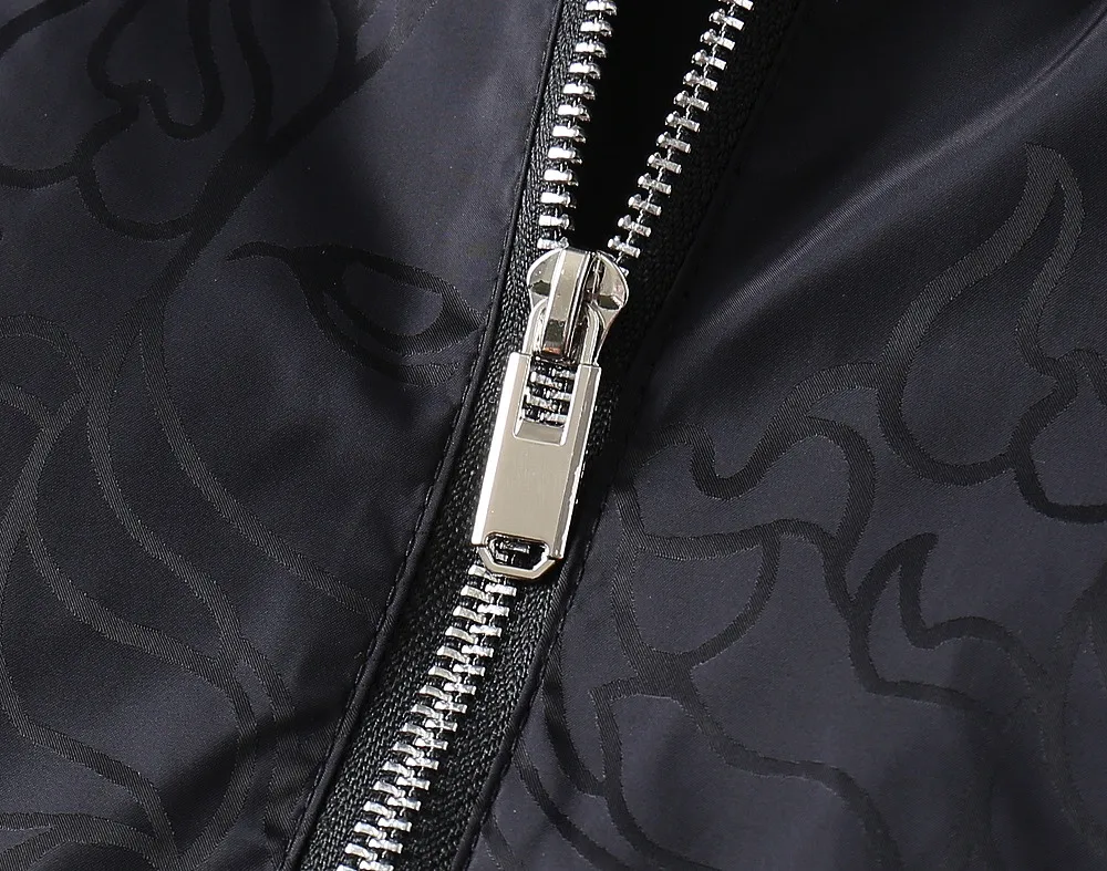 【2026】【VERSACE   公式旗艦店】ヴェルサーチ   ジャケット着 ご好評に付き再入荷！241022