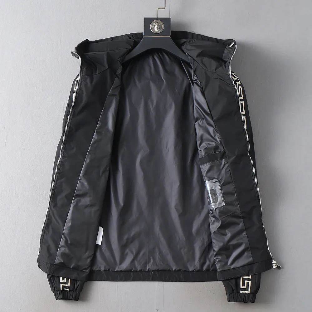 【2026】【VERSACE   公式旗艦店】ヴェルサーチ   ジャケット着 ご好評に付き再入荷！241022