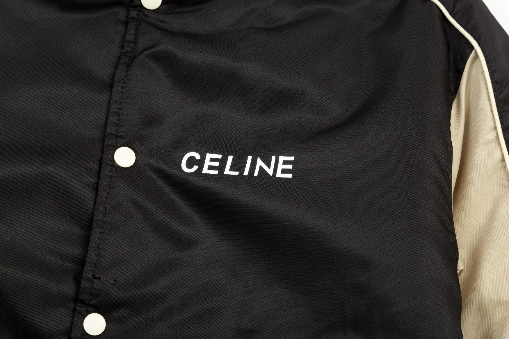 【2026】【CELINE  公式旗艦店】セリーヌ  ジャケット着 ご好評に付き再入荷！241022