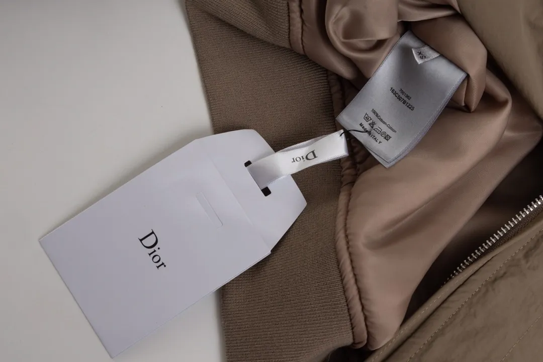 【2026】【DIOR  公式旗艦店】ディオール  ジャケット着 ご好評に付き再入荷！241021