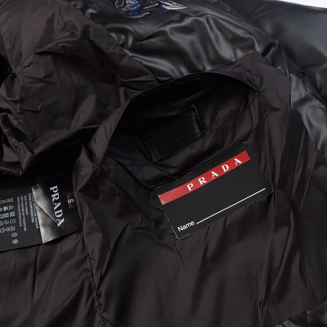 【2026】【PRADA 公式旗艦店】プラダ   ダウンジャケット 好評に付き再入荷！ 271017